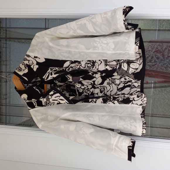 Mac & Jac Black Cream 100%Silk Fully Lined Cloth Button Lightweight Blazer Size8 - Picture 8 of 9